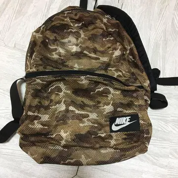 NIKE 카모플라쥬 메쉬 백팩