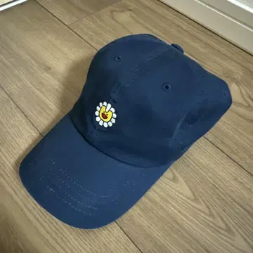 NewJeans SUPERNATURAL x 무라카미 다카시 네이비 캡