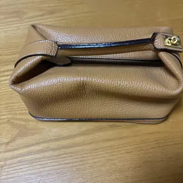 카멜색 가죽 핸드백