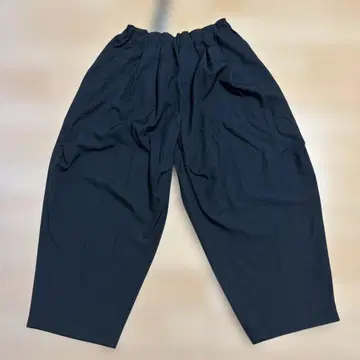미즈이로 인드 블랙 팬츠