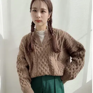 [ 미사용 새상품 ] 주메로 키넥 케이블 니트 브라운