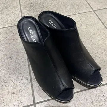 세실 맥비 샌들 뮬