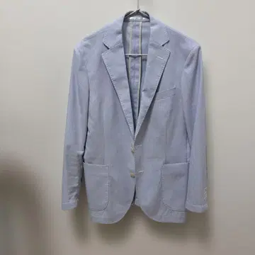 연한 라이트 블루 테일러드 자켓