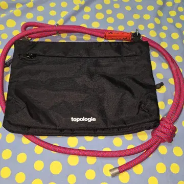 topologie 블랙 숄더백