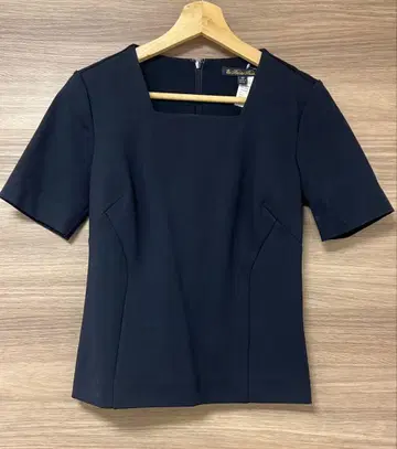 Brooks Brothers 새상품 스퀘어넥 상의