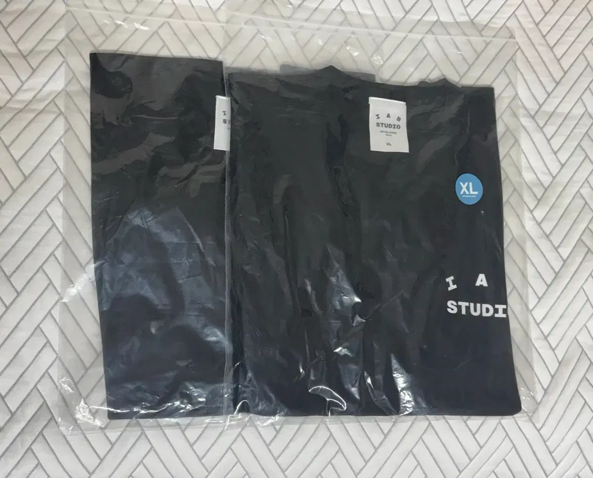 IAB STUDIO Black Short-Sleeve T-shirt XL IAB STUDIO Genuine New Product