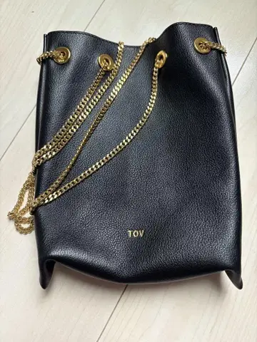 TOV 블랙 숄더백