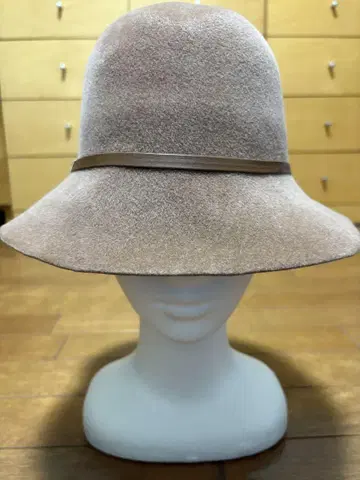 헬렌 카민스키 핑크 베이지 울 펠트 햇