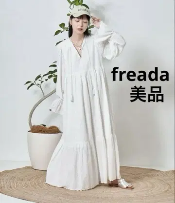 [새상품급] freada 시프리 자수 스캘럽 원피스 2024SS 루즈핏