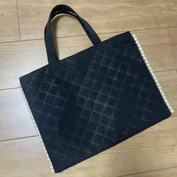 새상품급 사이드 펄 장식 퀼팅 서브백