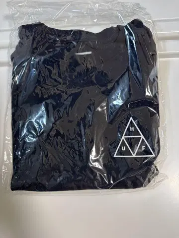 HUF 블랙 T셔츠 삼각형 로고