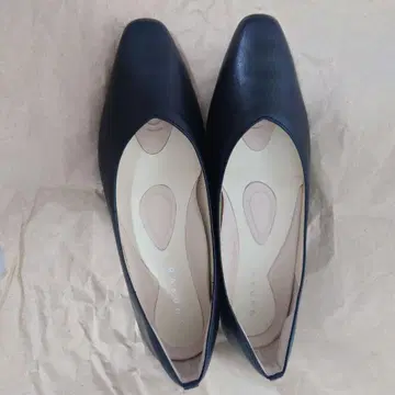 정체성 펌프스 RAKUNA 블랙 24cm 4E 펌프스