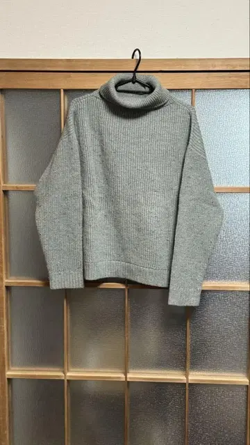 chambre de charm 터틀넥 스웨터