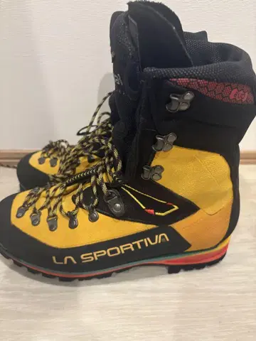 LA SPORTIVA Nepal Series 등산화