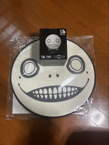 NieR 15주년 기념 러그 매트 룸 라이트 2종 세트 에밀