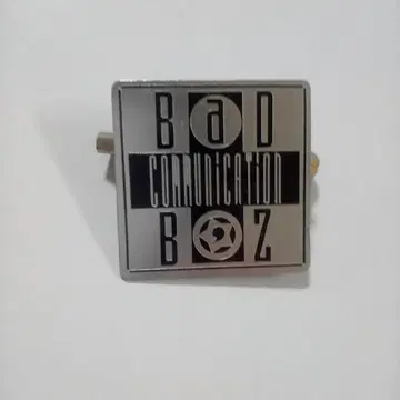 B'z BaD COMMUNICATION 핀 배지