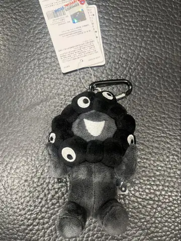 간사이 박람회 블랙 미야쿠미야쿠 카라비너 포함 마스코트 앉은 모습