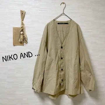 Niko and - 니코앤드 베이지 자켓 버튼 포함 V넥
