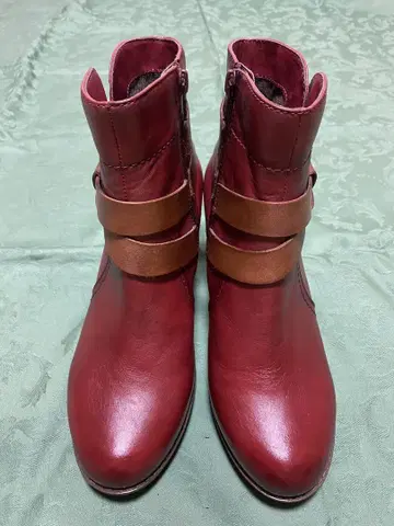 미사용 새상품 Monet 모네 가죽 적갈색 부츠 23.5cm