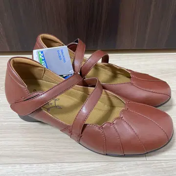 미사용 새상품 YONEX 요넥스 파워크 펌프스 23.5