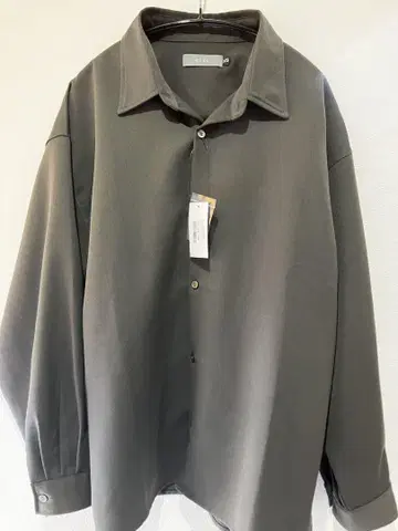 새상품 CLEL 차콜 아쉬 긴팔 셔츠 XS