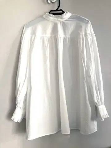 유나이티드 애로우즈의 블라우스