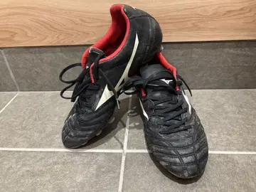 [ 26cm: 중고품 ] Mizuno 축구화 블랙/레드