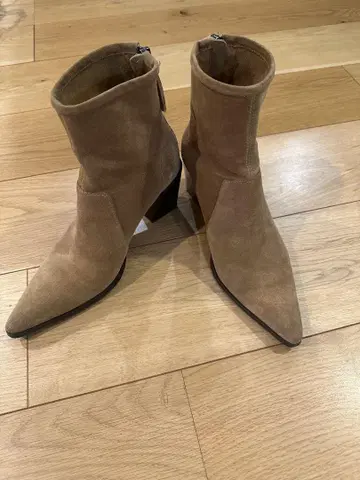 ZARA 베이지 스웨이드 스틸레토 부츠