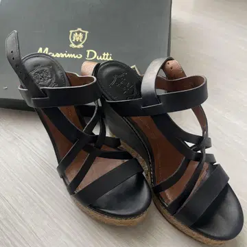 Massimo Dutti 블랙 스트랩 샌들