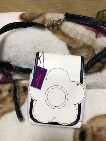 MARY QUANT 플라워 모티브 숄더백