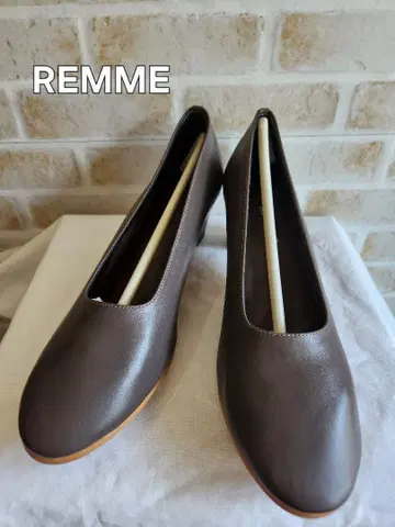 새상품 REMME 라운드토 펌프스 갈색 23.5cm