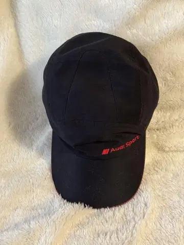 Audi Sport 블랙 캡