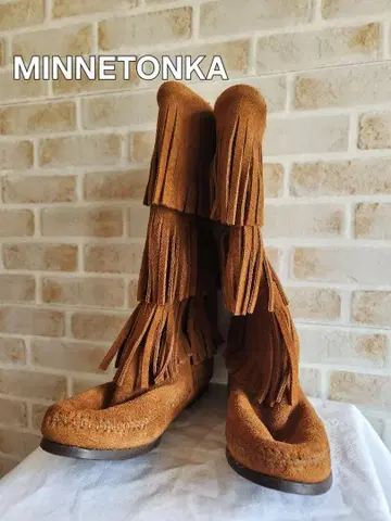 MINNETONKA 3단 레이어 프린지 스웨이드 부츠 사이즈 7