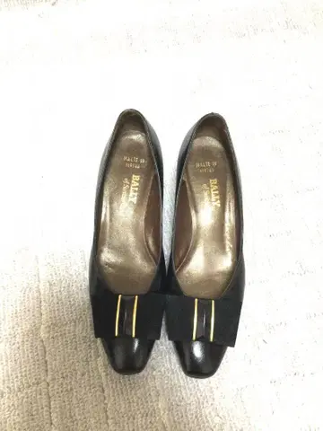 BALLY 블랙 리본 포함 펌프스 22.5~23cm