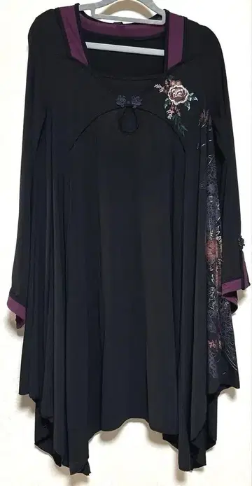 새상품급 OZZ ONEST 일본풍 패턴 차이나 원피스 티셔츠