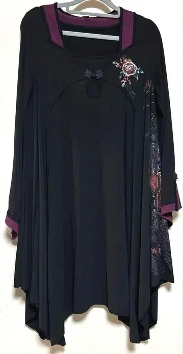 새상품급 OZZ ONEST 일본풍 패턴 차이나 원피스 티셔츠