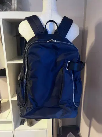 ZUCCA 네이비 백팩