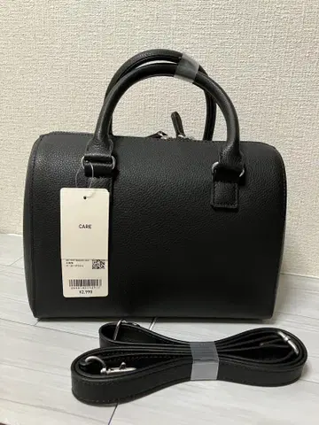 [미사용 새상품] UNIQLO 레더 터치 2 WAY 보스턴 백 블랙