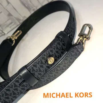 새상품급 Michael Kors 숄더 스트랩 네이비 올 패턴
