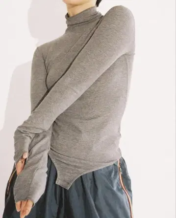 Turtle RIB Bodysuit 스즈