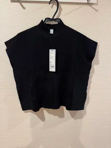 가격 인하 CFCL 반팔 니트 블랙 프리 사이즈