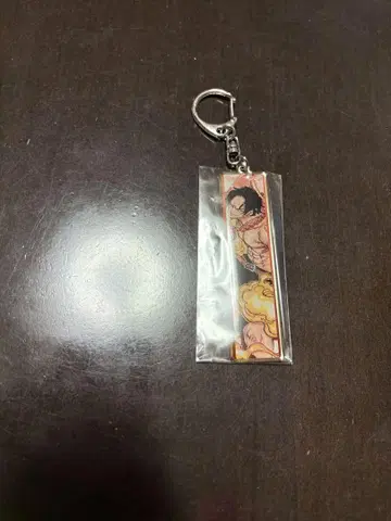 ONE PIECE JUMP SHOP 에이스 메탈 키링
