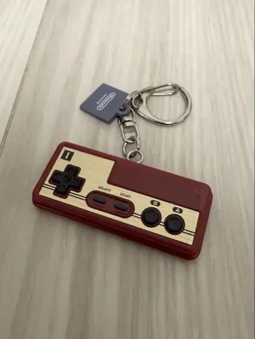 [ Nintendo ] 닌텐도 뮤지엄 패미컴 키링