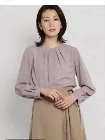 택 포함 새상품. AG 바이 아쿠아걸 프론트 턱 블라우스
