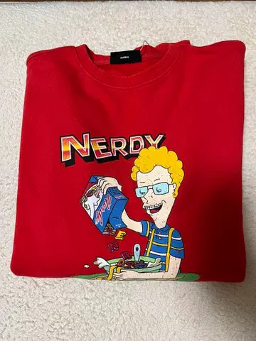 [ 택 포함 새상품 ] Nerdy 애니메이션 캐릭터 크루넥 맨투맨 레드
