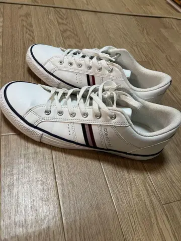 CONVERSE 화이트 스트라이프 스니커즈 사이즈 26.5cm