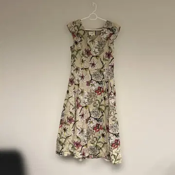 LAURA ASHLEY WEEKEND 꽃무늬 슬리브리스 원피스