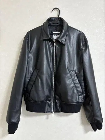 ZARA 블랙 가죽 자켓 M