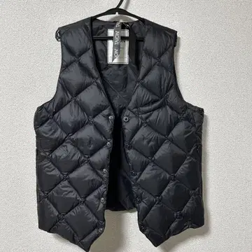 TAION / 블랙 퀼팅 다운 베스트