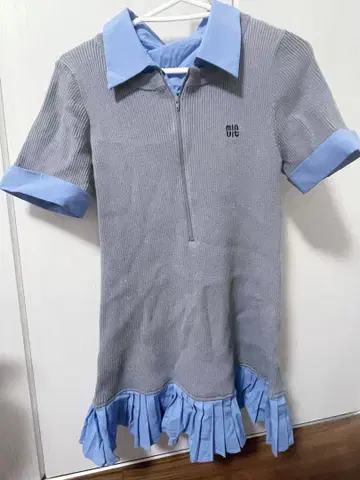 NICE CLAUP 도킹 플리츠 미니 원피스